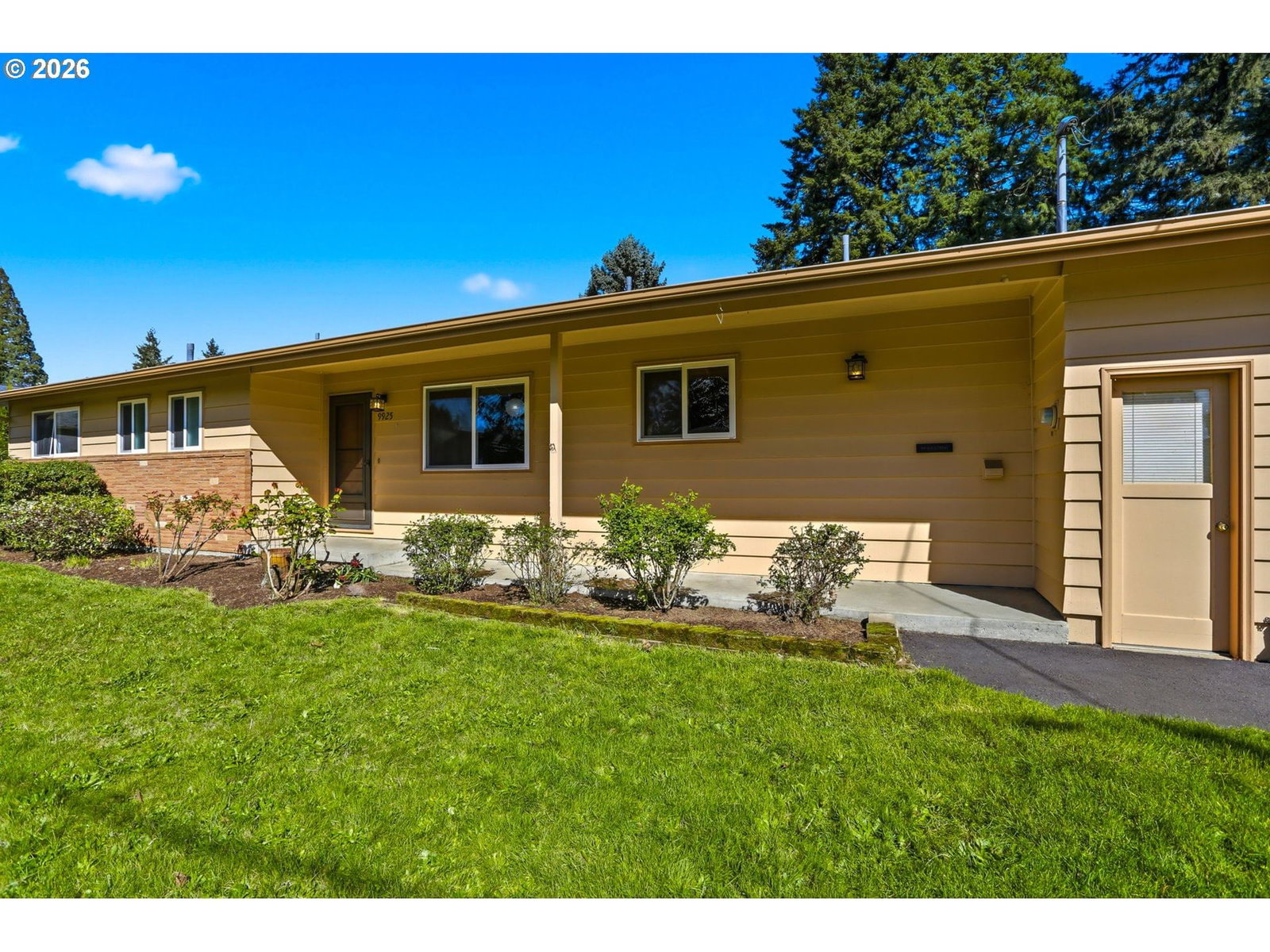 Listing photo 5 of 32, 9925 SW INEZ ST, Portland, OR, 97224
