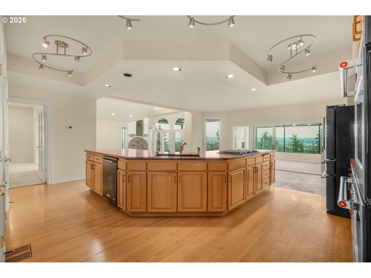 Listing photo 5 of 48, 9101 NE CLIFF ST, Portland, OR, 97220