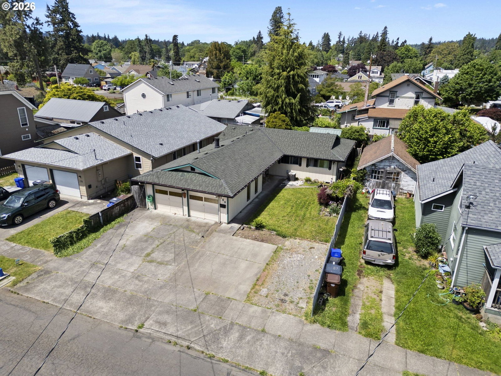 Listing photo 4 of 33, 160 W BERKELEY ST, Gladstone, OR, 97027