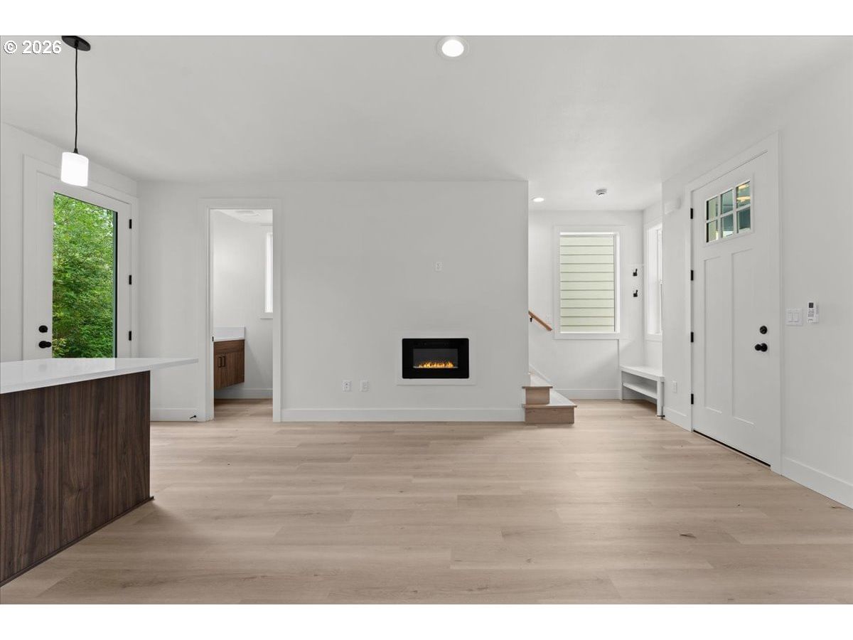 Listing photo 5 of 24, 9572 SW 91ST AVE, Portland, OR, 97223