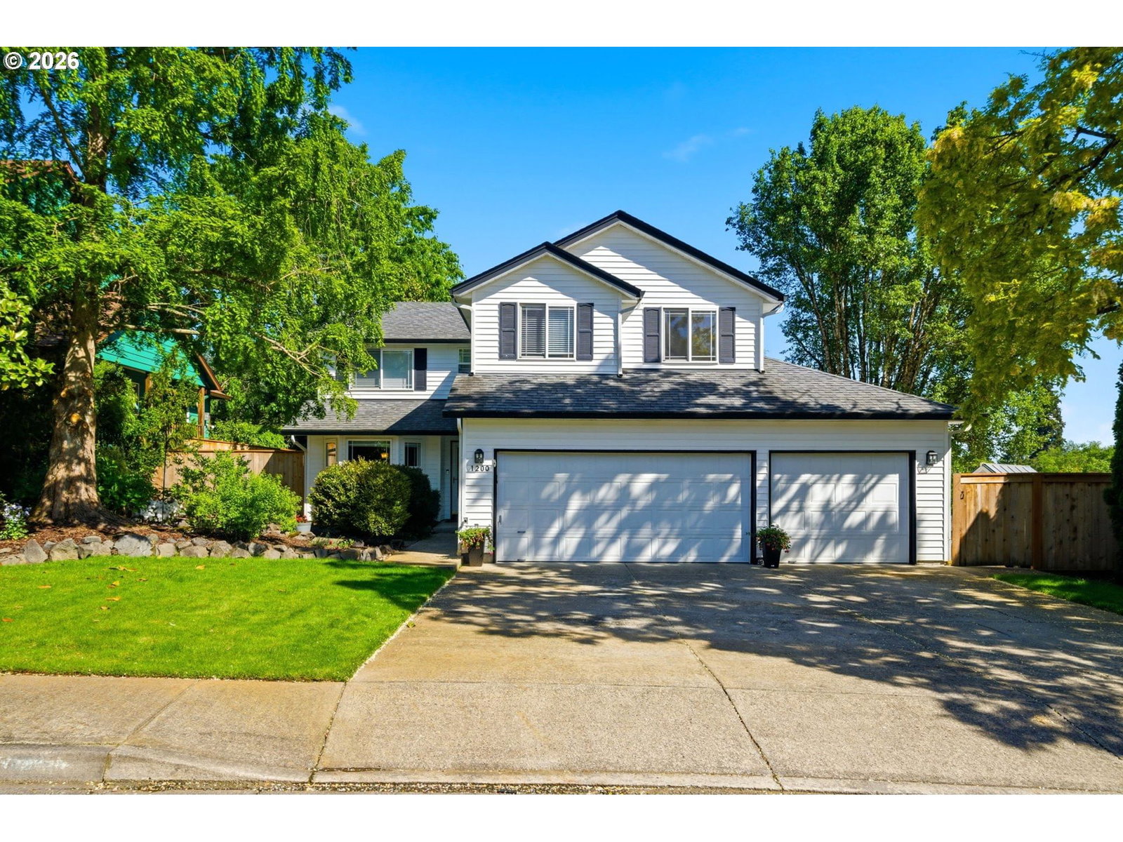 Listing photo 1 of 6