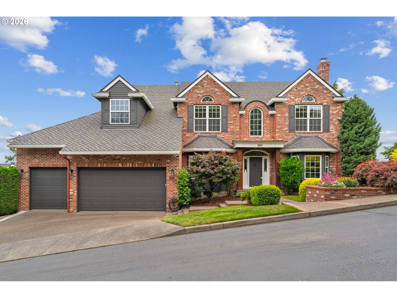 1803 NW CEDAR RIDGE DR