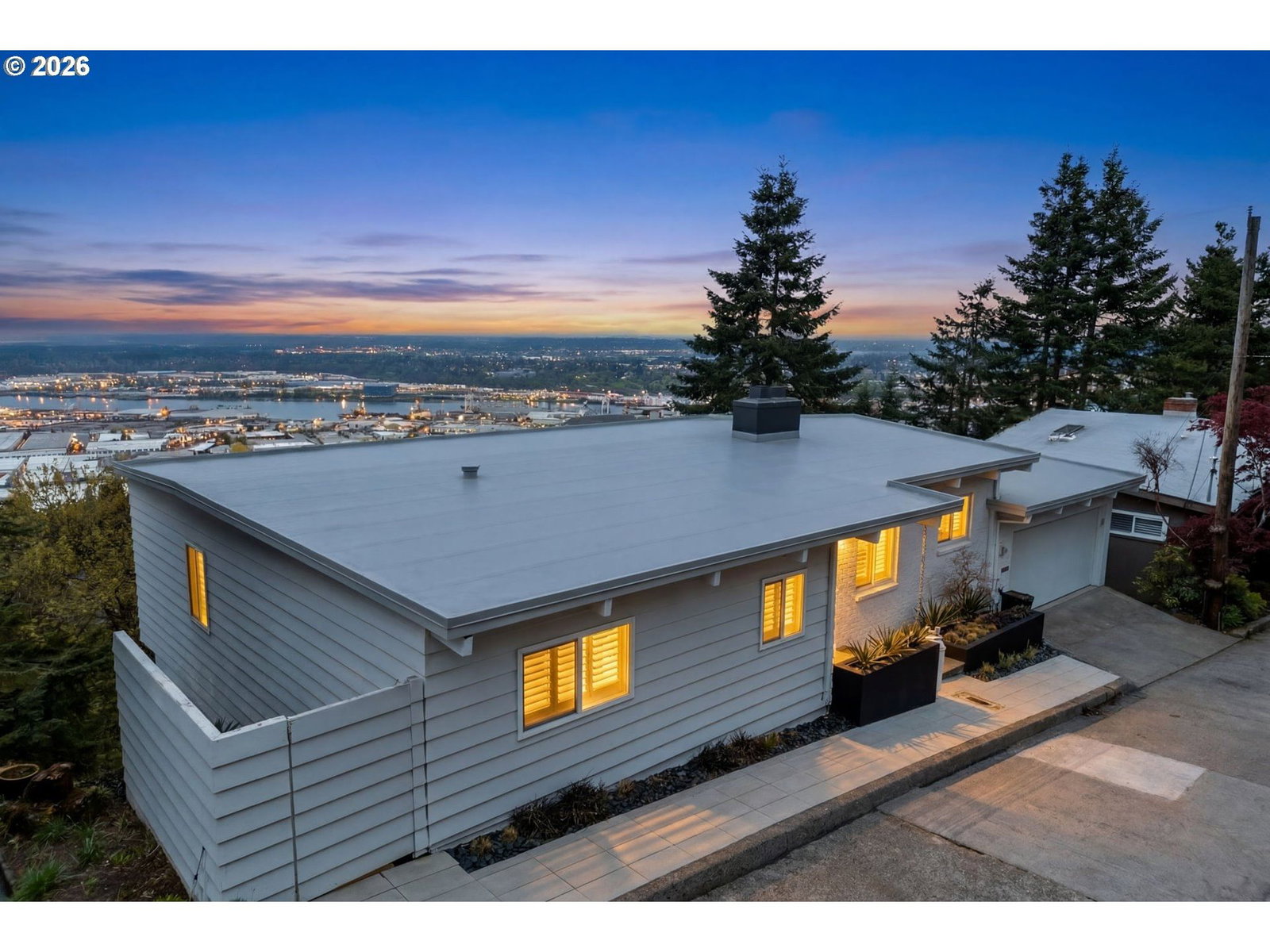Listing photo 1 of 6