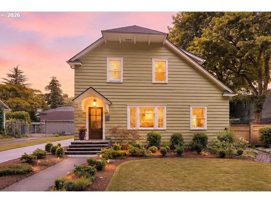 Primary listing photo, 1614 21ST AVE, Longview, WA, 98632