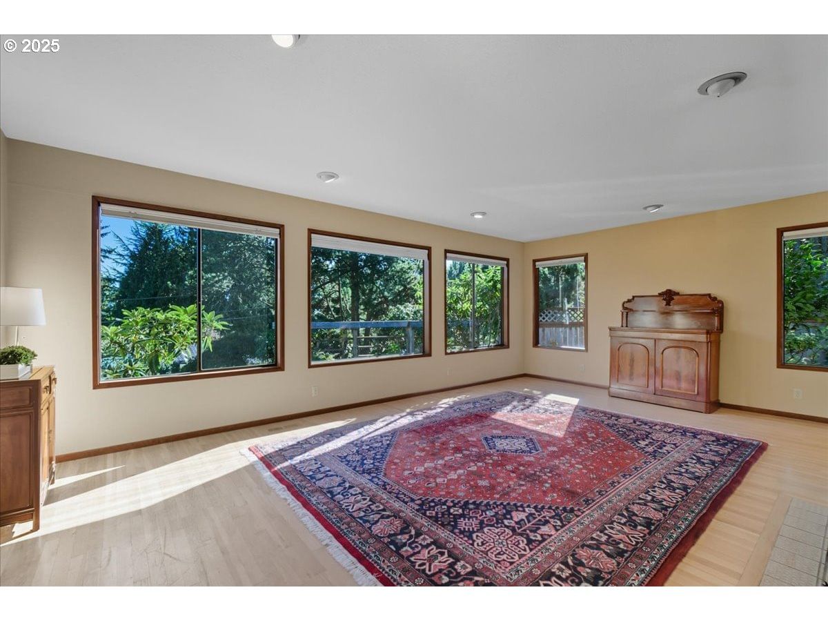 Listing photo 5 of 44, 2635 SW SHERWOOD PL, Portland, OR, 97201