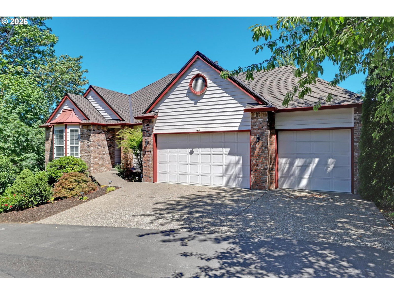 Listing photo 1 of 6