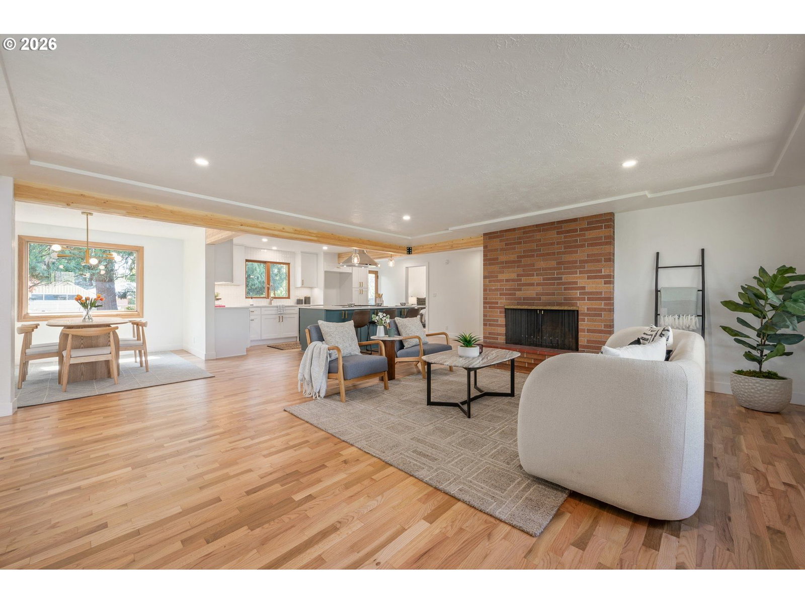 Listing photo 5 of 46, 250 REGAL CT, Eugene, OR, 97401