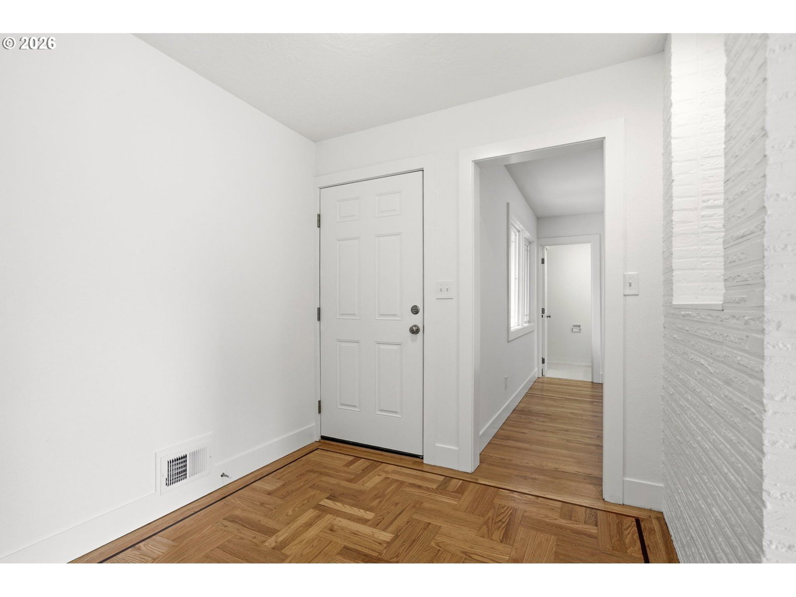 Listing photo 5 of 30, 12125 SW LYNNRIDGE AVE, Portland, OR, 97225