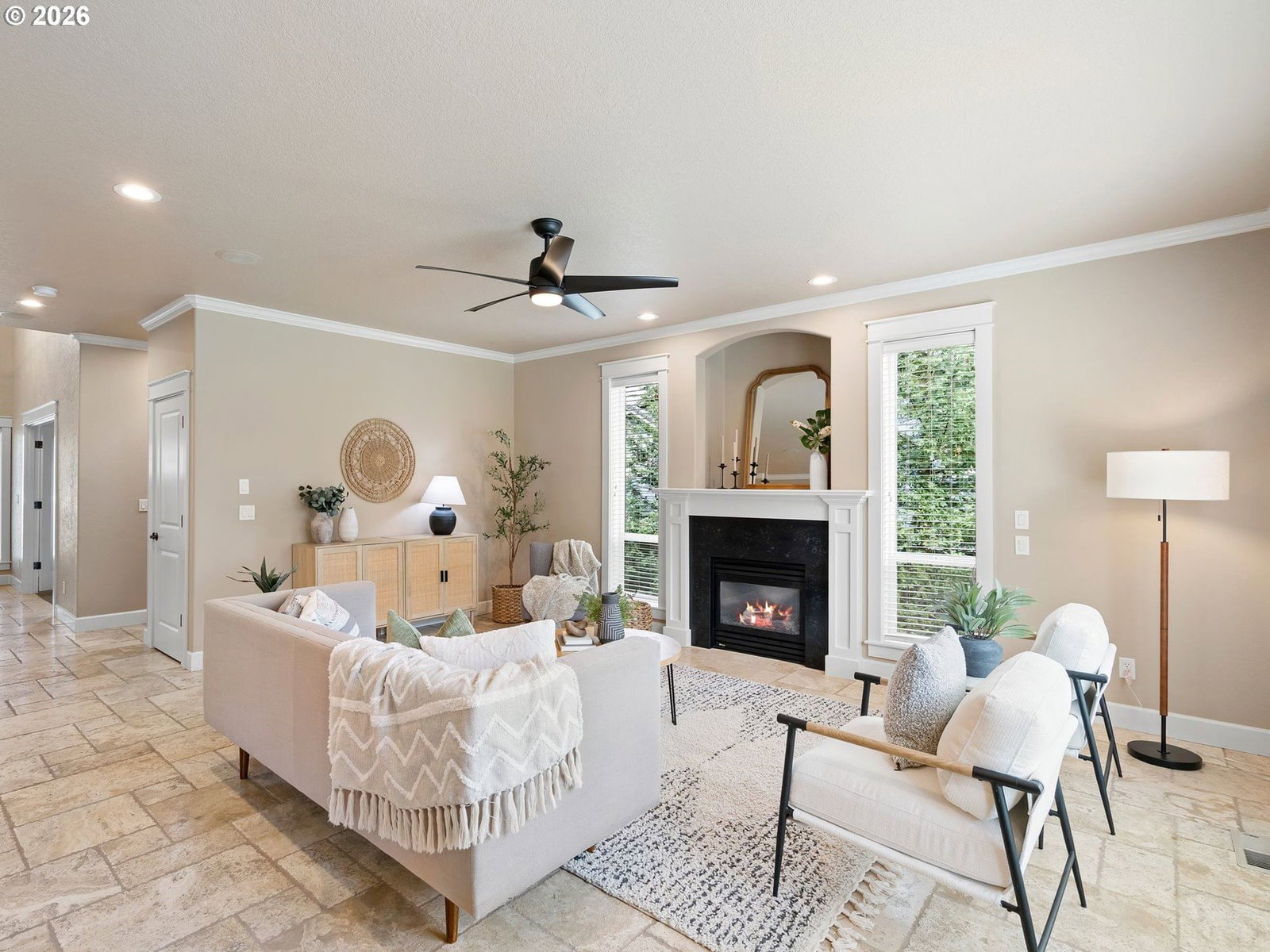 Listing photo 5 of 47, 4556 SW TAYLORS FERRY RD, Portland, OR, 97219