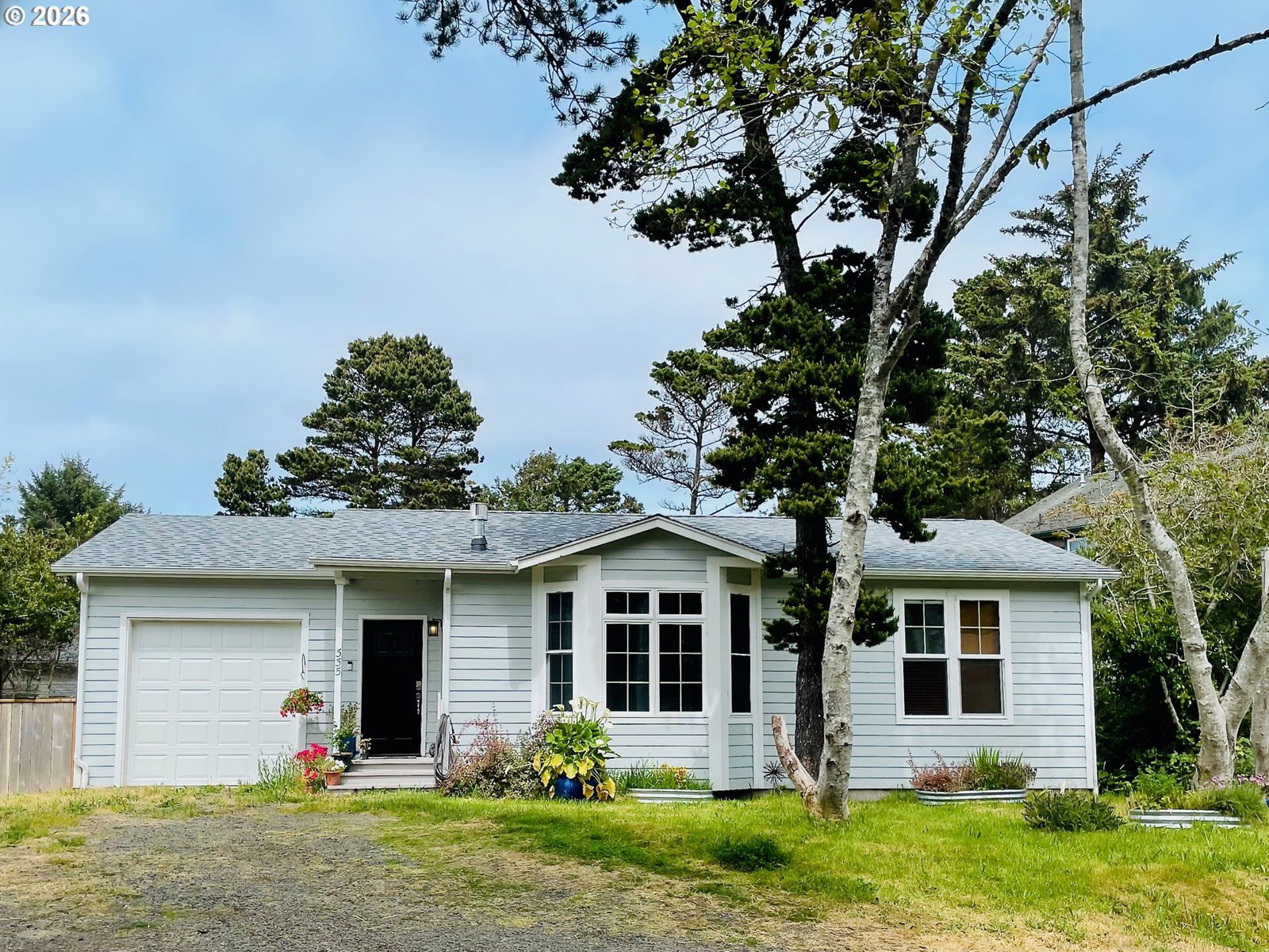 Listing photo 1 of 6