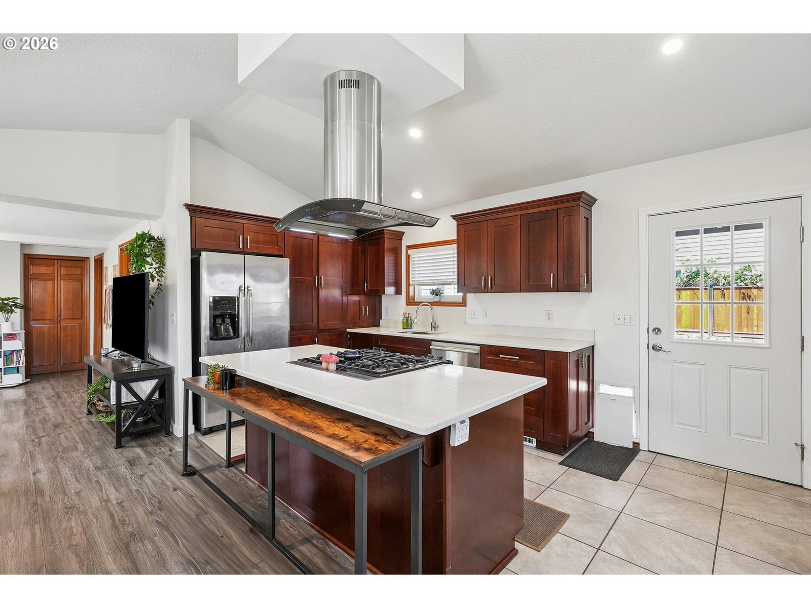 Listing photo 4 of 32, 2407 SE 93RD AVE, Portland, OR, 97216