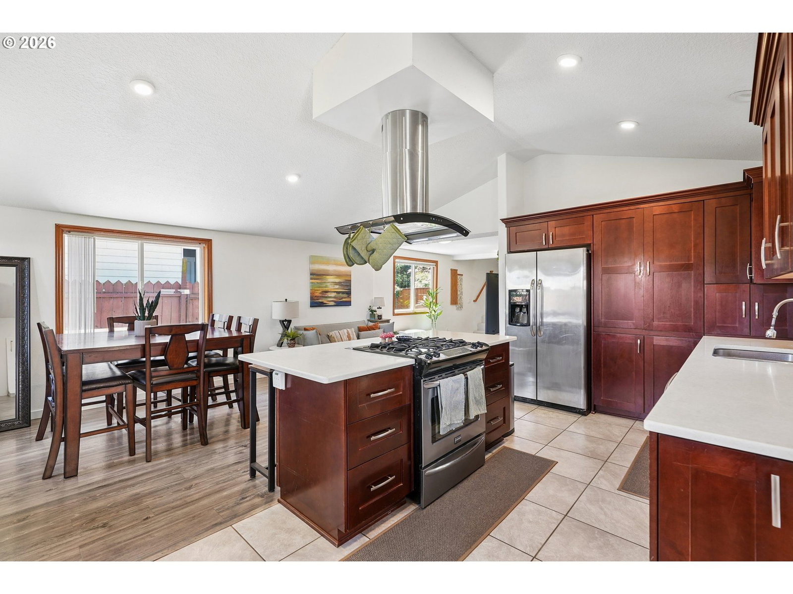 Listing photo 5 of 32, 2407 SE 93RD AVE, Portland, OR, 97216