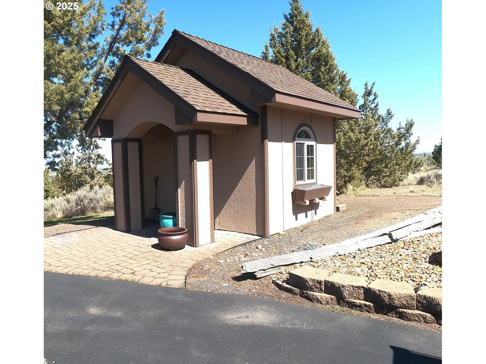 Listing photo 4 of 45, 1115 NE CLARK DR, Madras, OR, 97741