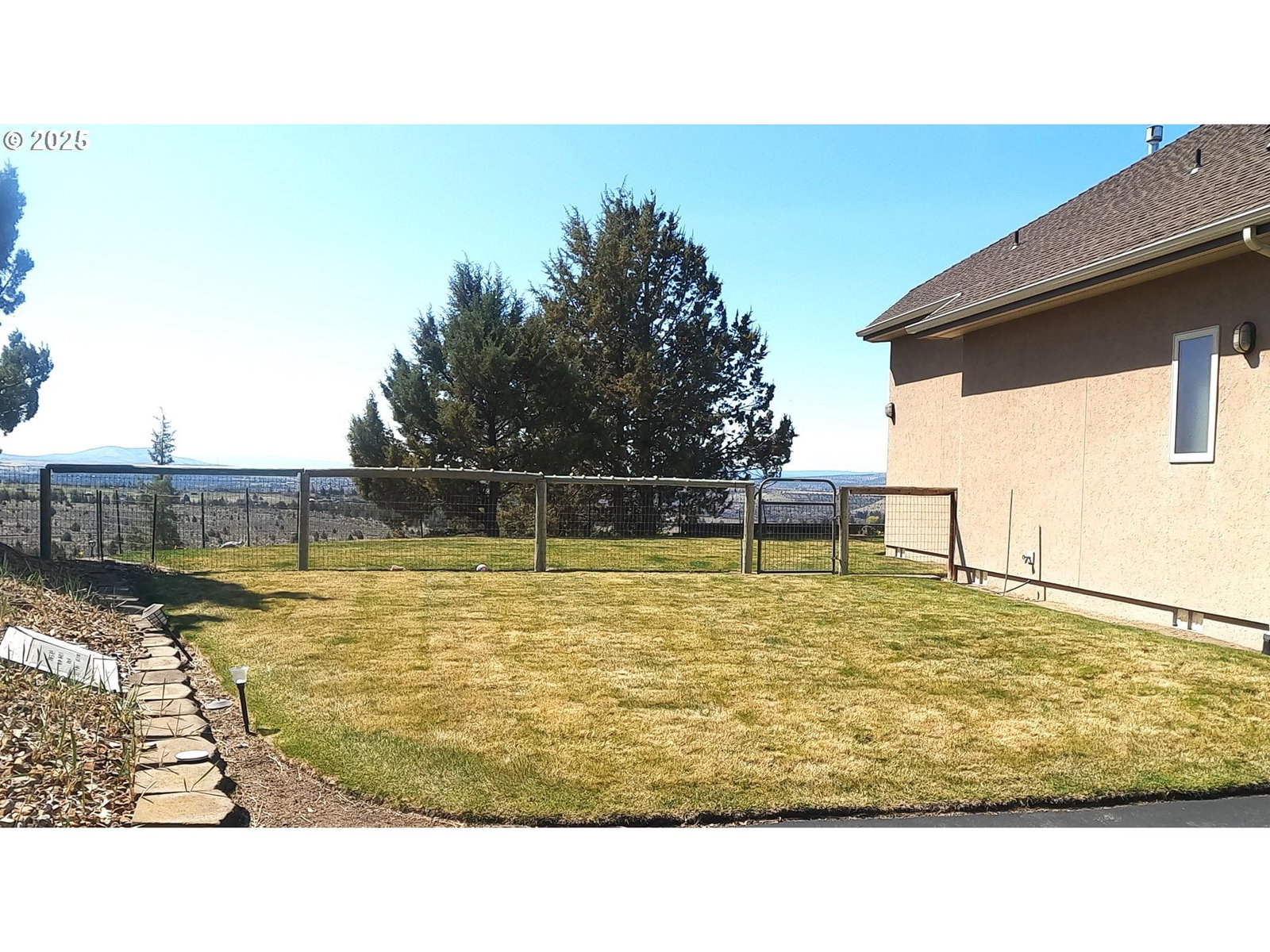 Listing photo 5 of 45, 1115 NE CLARK DR, Madras, OR, 97741