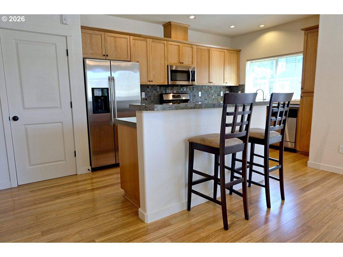 Listing photo 5 of 34, 618 NE GARSWOOD LN, Hillsboro, OR, 97006