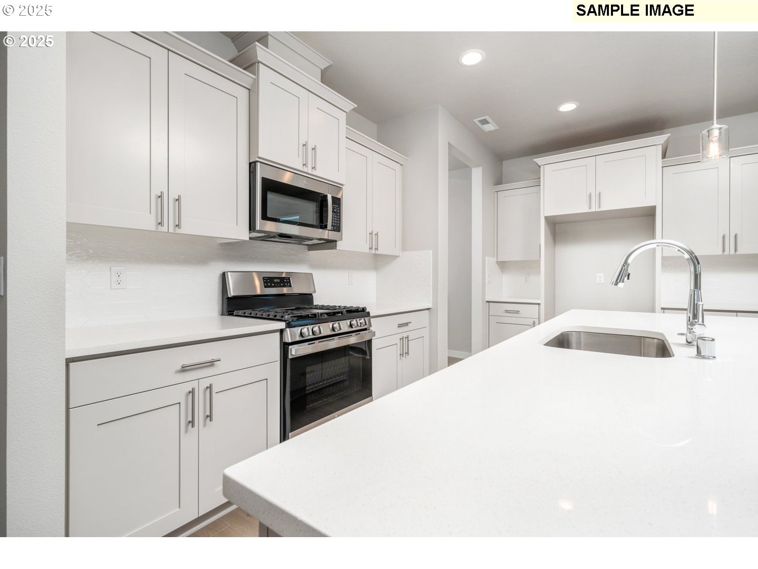 Listing photo 4 of 19, 227 N 86TH PL #40, Ridgefield, WA, 98642
