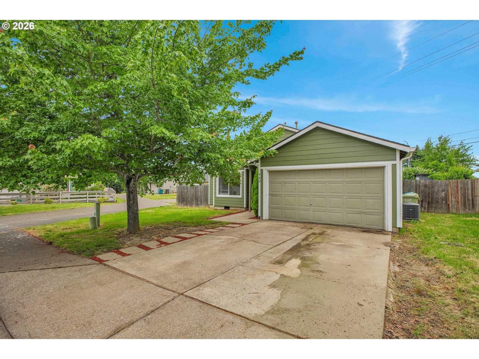 Listing photo 4 of 29, 940 SW 178TH PL, Beaverton, OR, 97003