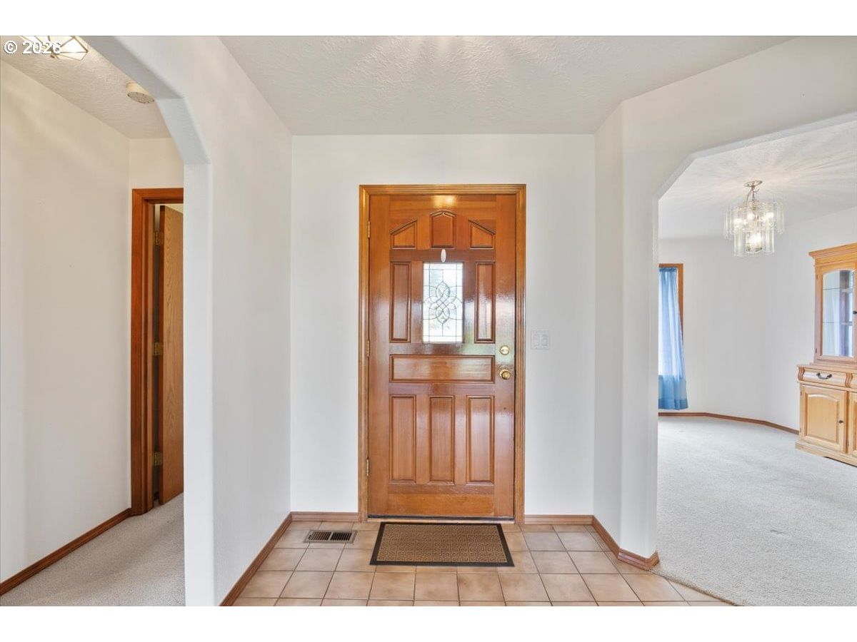 Listing photo 4 of 43, 6593 RIPPLING BROOK DR SE, Salem, OR, 97317