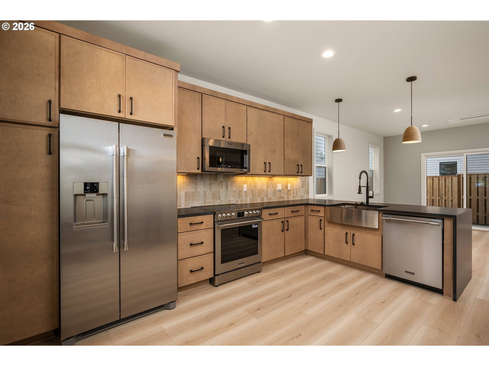Listing photo 4 of 22, 6945 N BURR AVE, Portland, OR, 97203