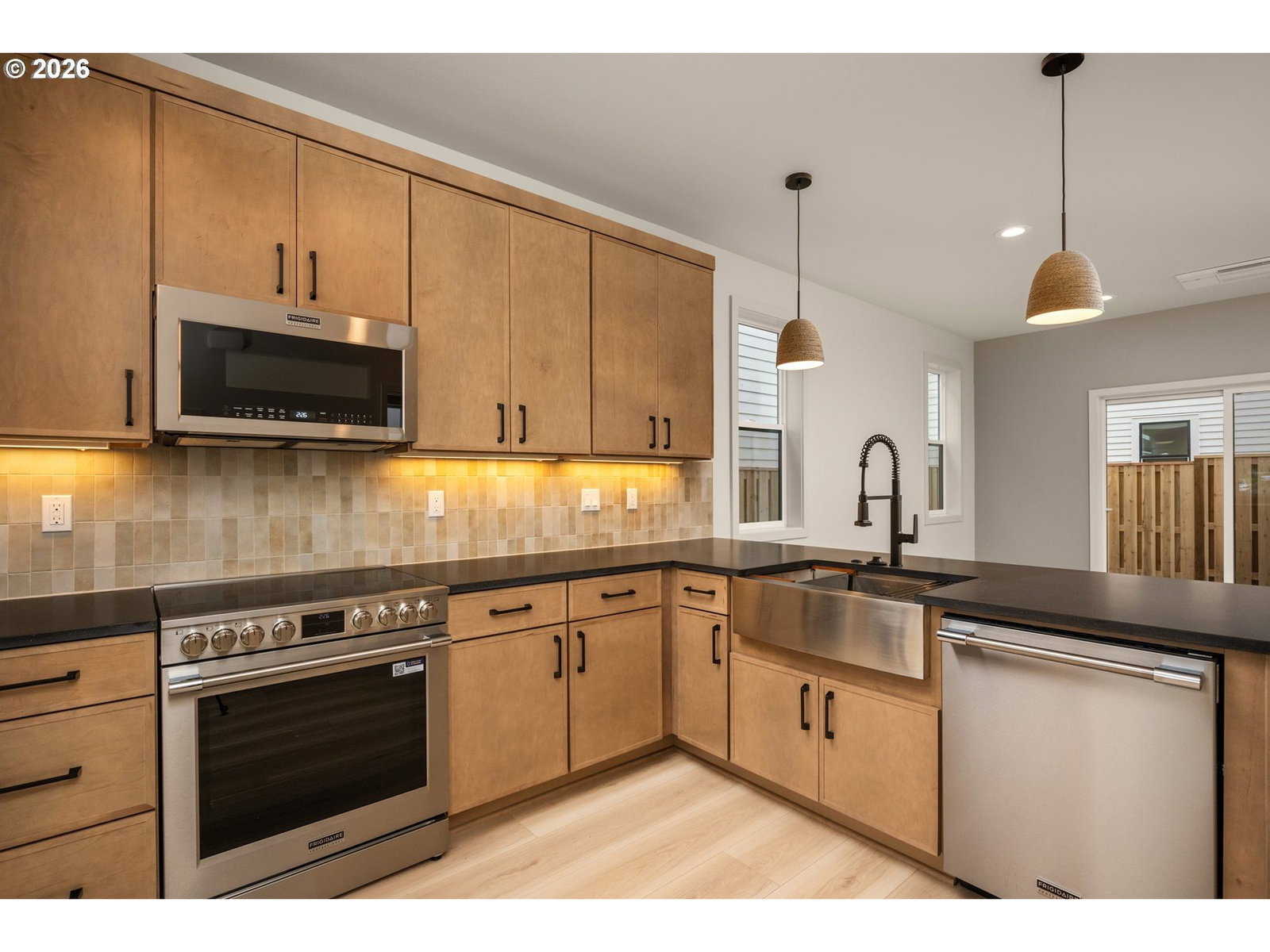 Listing photo 5 of 22, 6945 N BURR AVE, Portland, OR, 97203