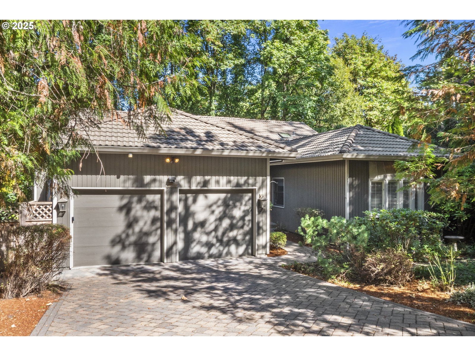 Primary listing photo, 604 SW ARBORETUM CIR, Portland, OR, 97221