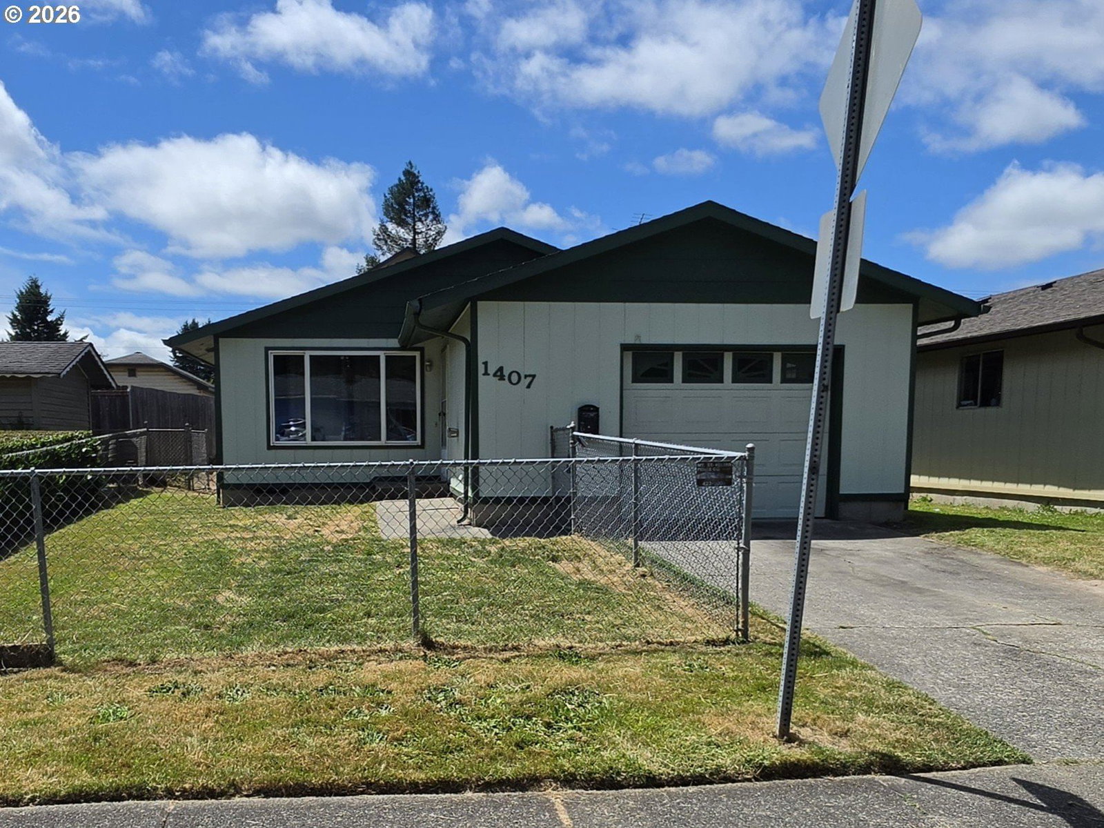 Listing photo 1 of 6