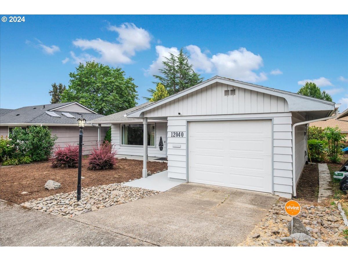 Primary listing photo, 12040 KING GEORGE DR, King City, OR, 97224