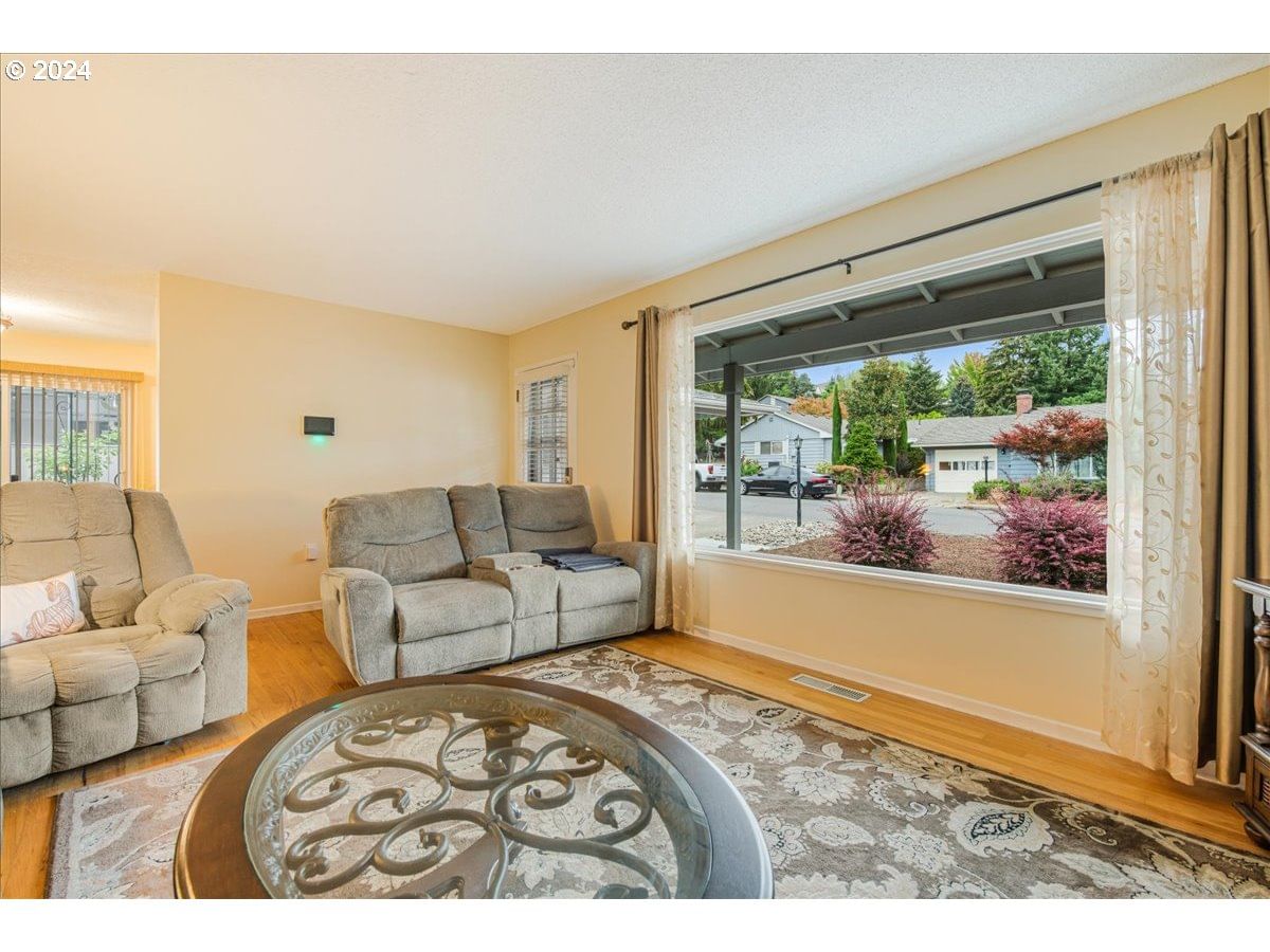 Listing photo 5 of 28, 12040 KING GEORGE DR, King City, OR, 97224