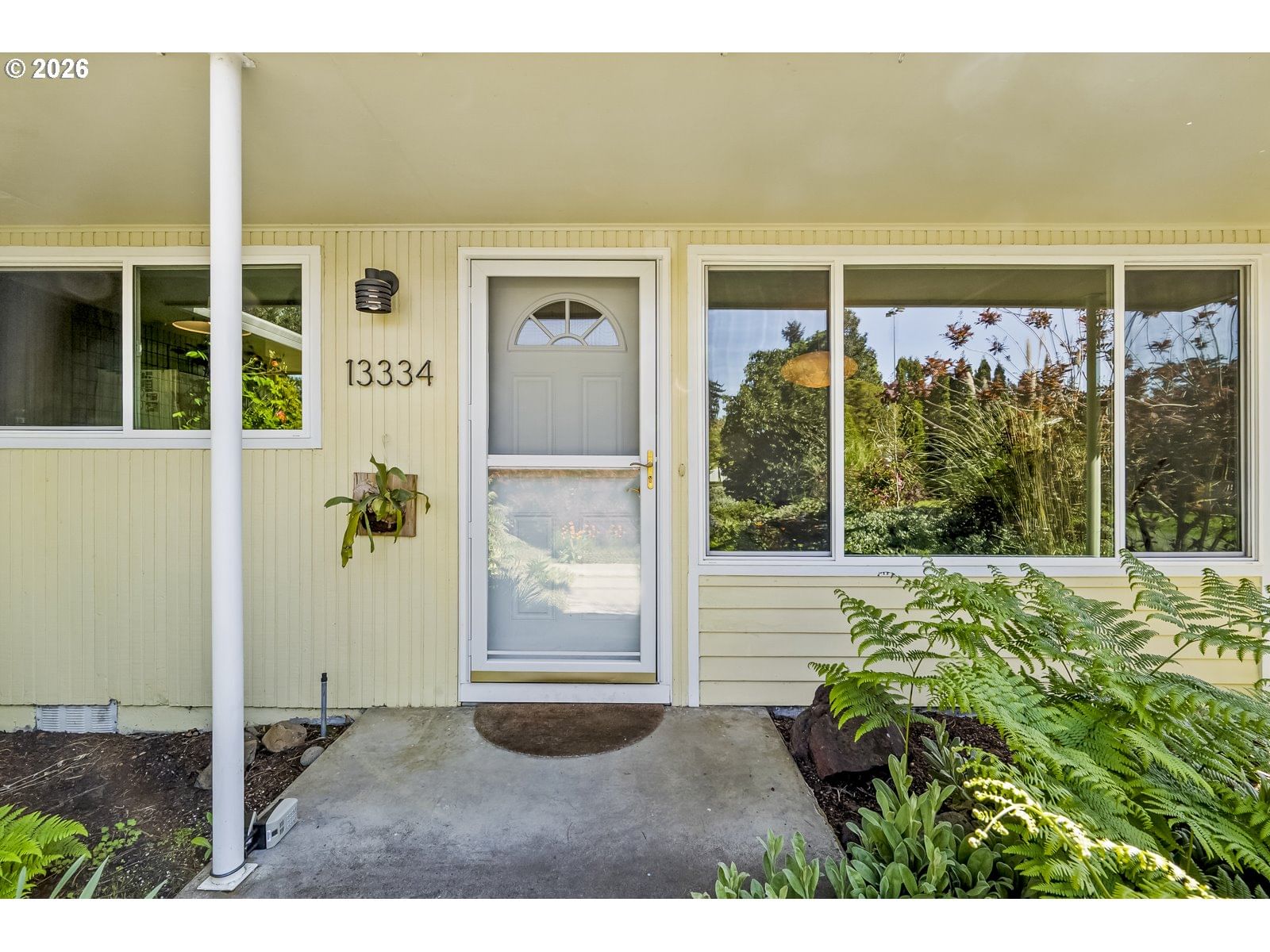 Listing photo 4 of 33, 13334 SE CLAY ST, Portland, OR, 97233
