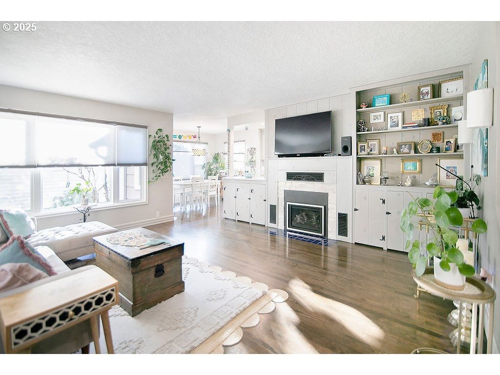 Listing photo 4 of 41, 571 26TH AVE, Longview, WA, 98632
