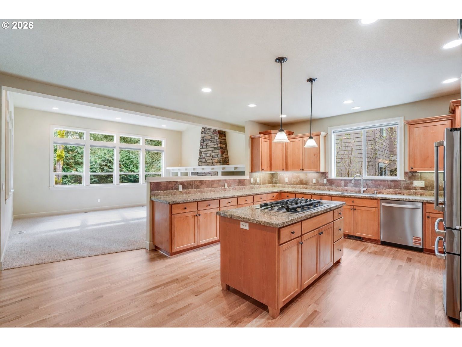 Listing photo 5 of 30, 10956 SW BRETTON CT, Tigard, OR, 97224