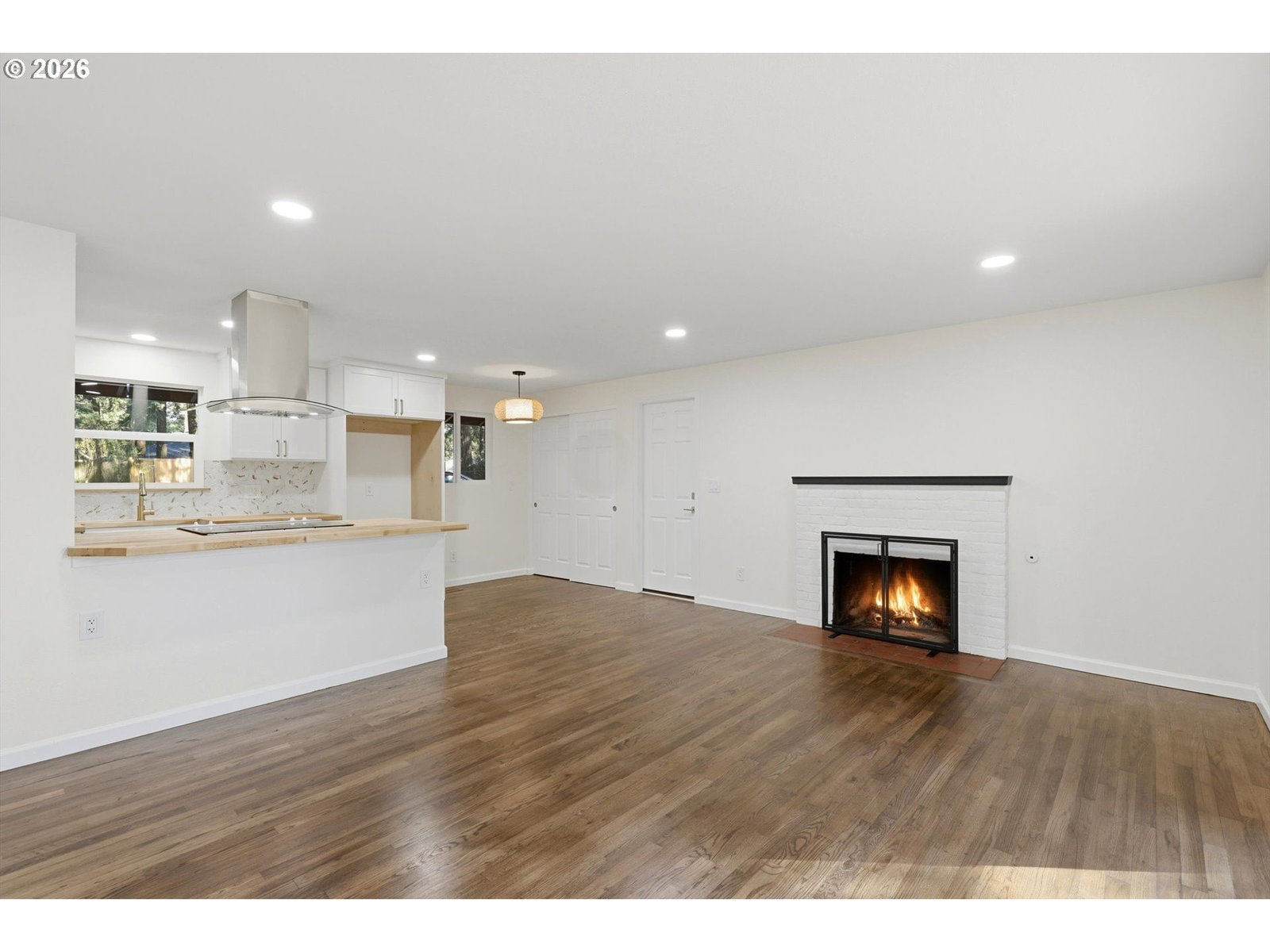 Listing photo 5 of 30, 18640 SE YAMHILL CIR, Portland, OR, 97233