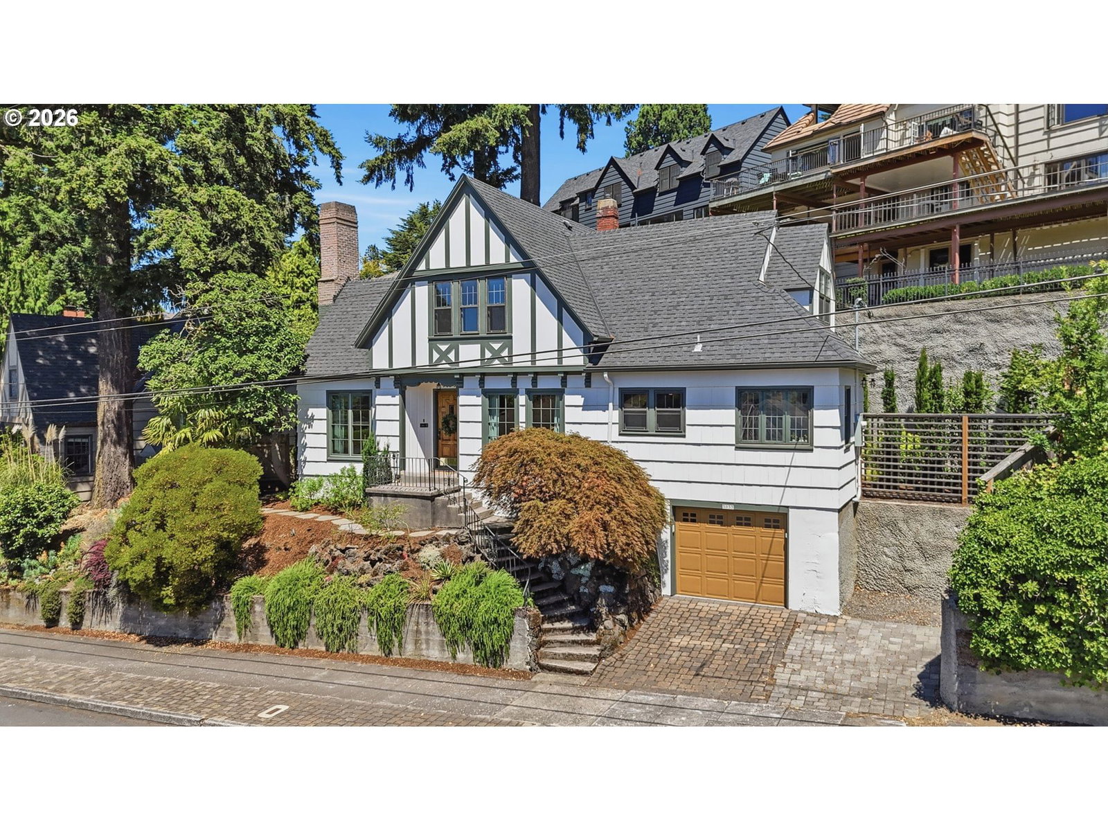 3033 NE FREMONT ST
