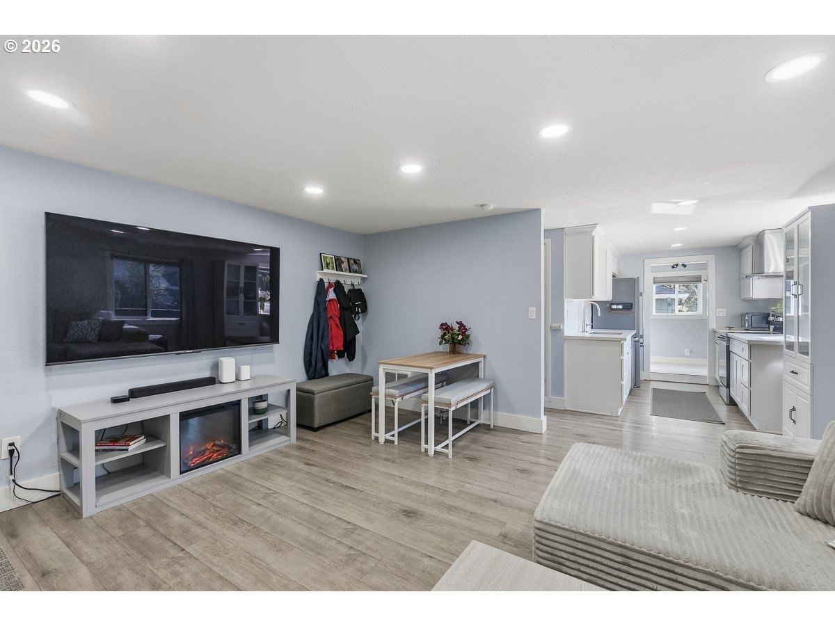 Listing photo 5 of 34, 622 SE 111TH AVE, Portland, OR, 97216