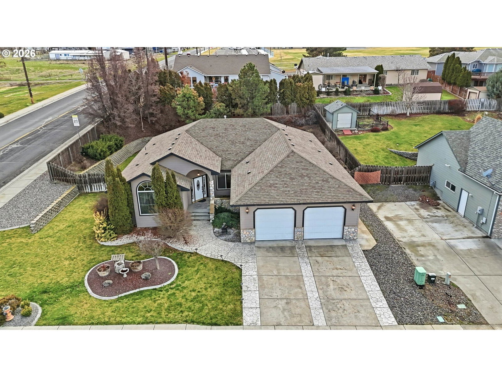 Listing photo 1 of 6