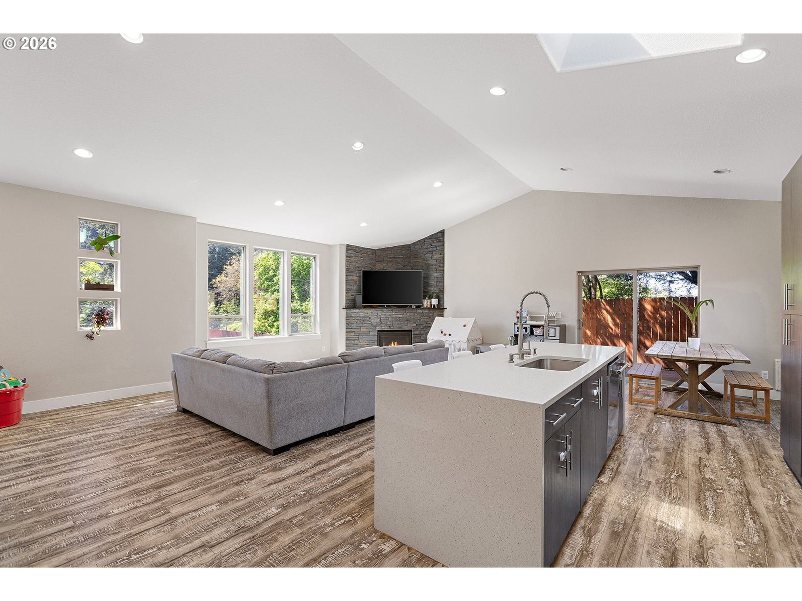 Listing photo 5 of 27, 3700 NICHOLSON RD, Vancouver, WA, 98661