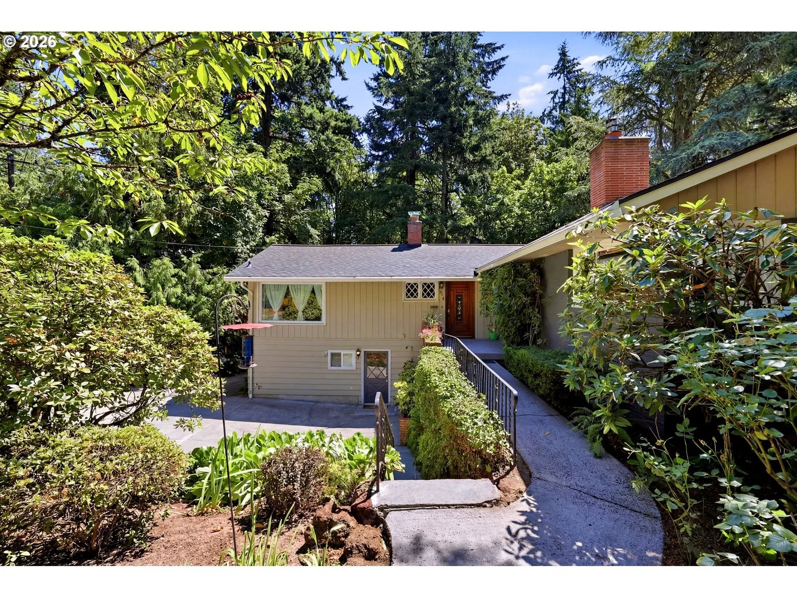 2210 SW BROADWAY DR