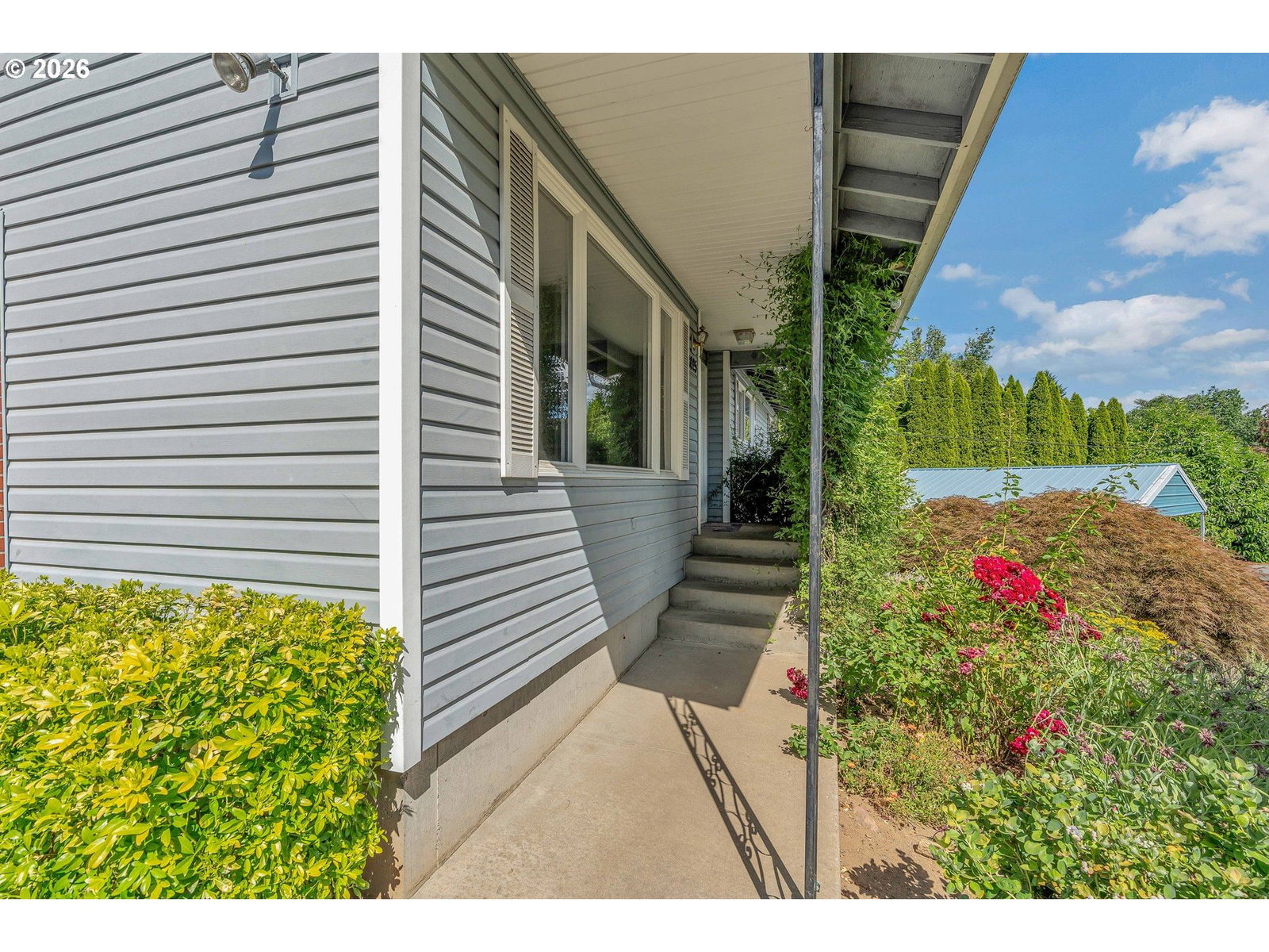 Listing photo 4 of 48, 8025 SW SCHILLER RD, Portland, OR, 97225