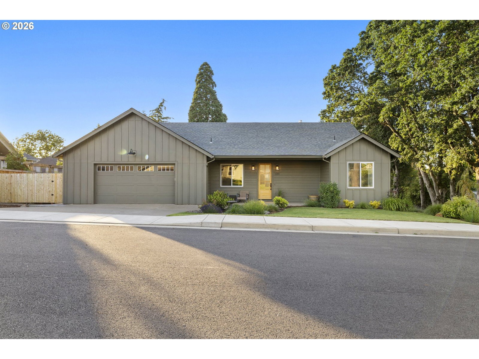 Listing photo 1 of 6