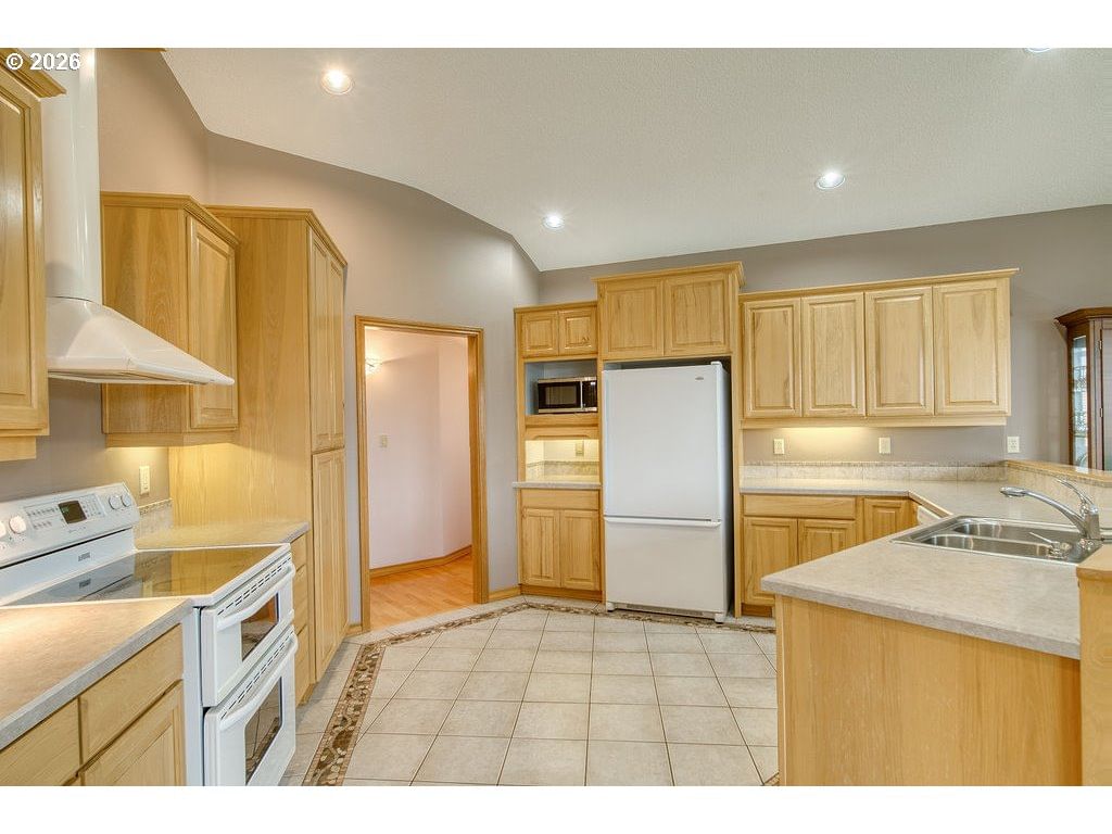 Listing photo 5 of 45, 33750 LUTTRELL FARMS DR, St Helens, OR, 97051