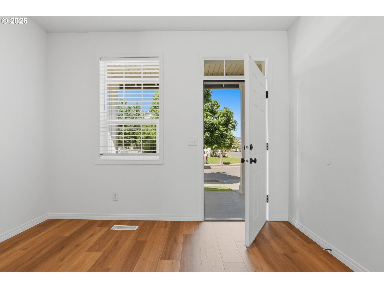 Listing photo 4 of 34, 10215 NE 116TH CT, Vancouver, WA, 98662