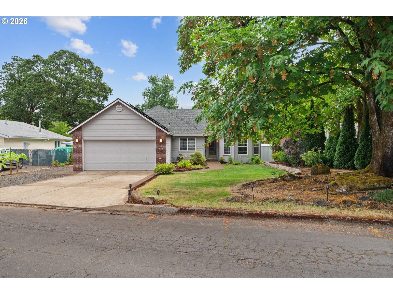 Listing photo 4 of 30, 925 DONNA LYNN WAY, Gladstone, OR, 97027