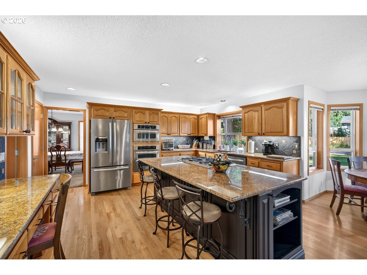 Listing photo 5 of 48, 2832 NE LORIE DR, Hillsboro, OR, 97124