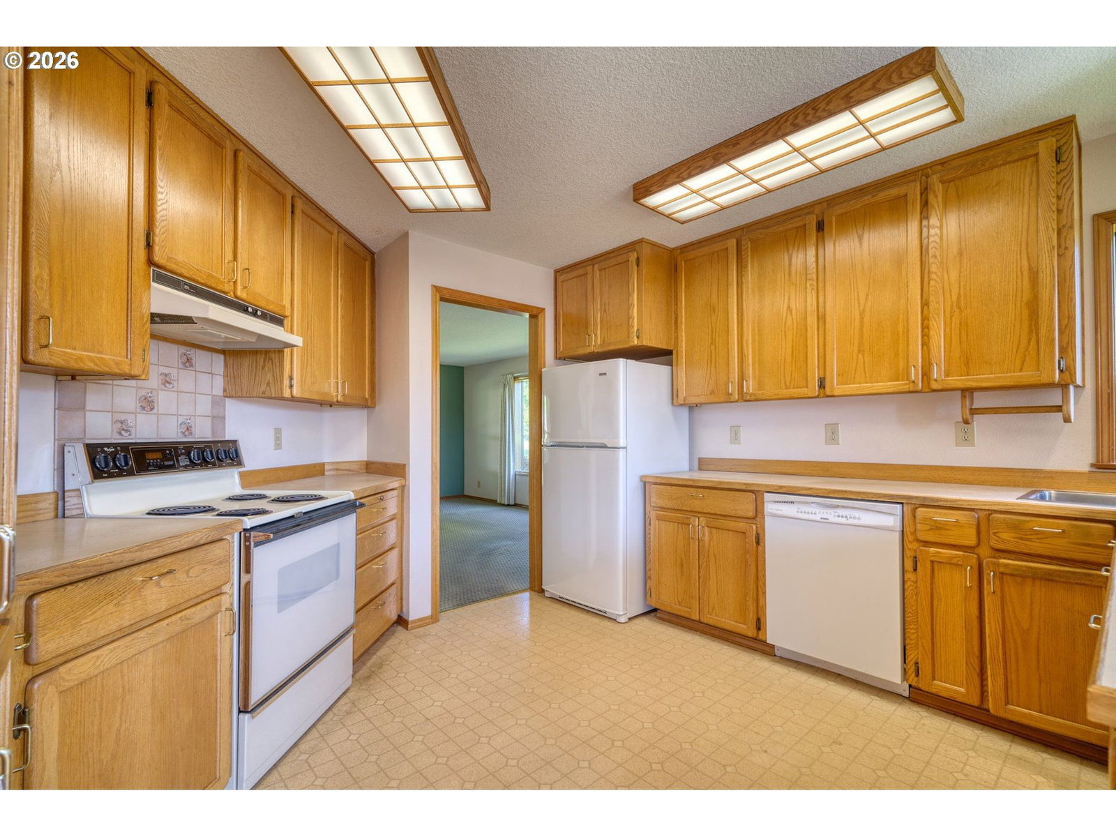 Listing photo 5 of 39, 50541 HILLCREST DR, Scappoose, OR, 97056
