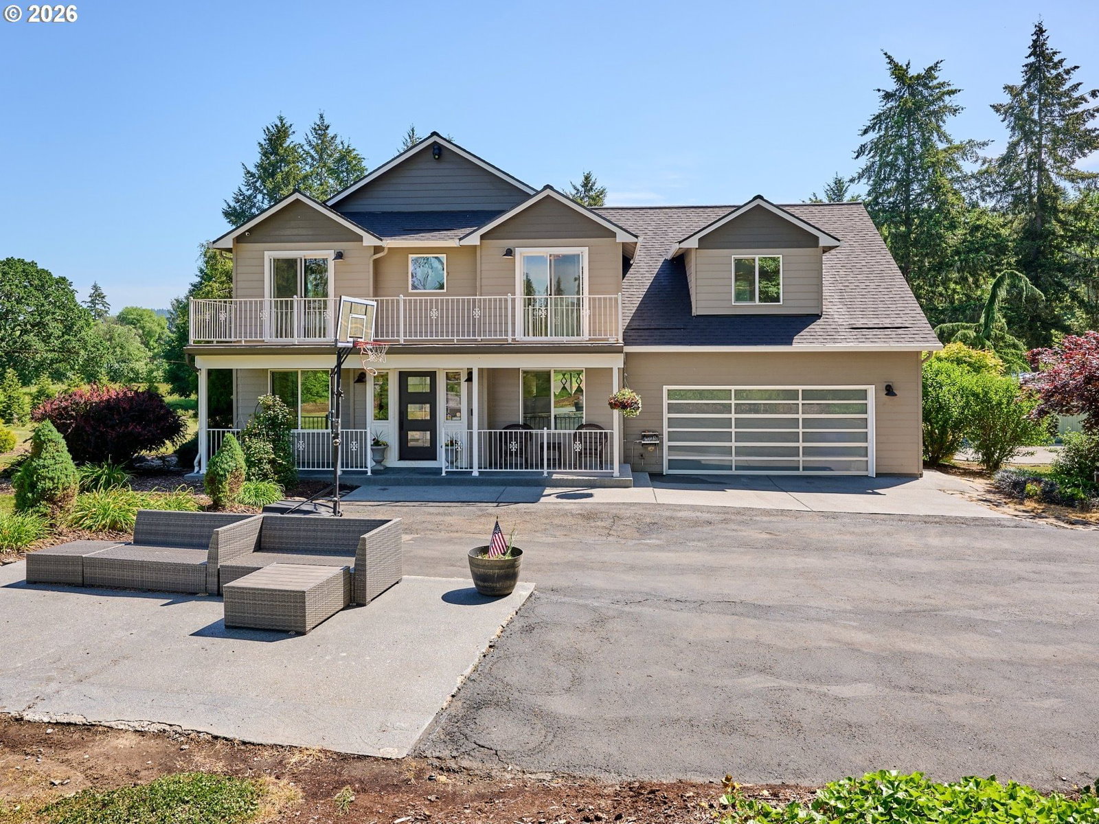 Listing photo 1 of 6
