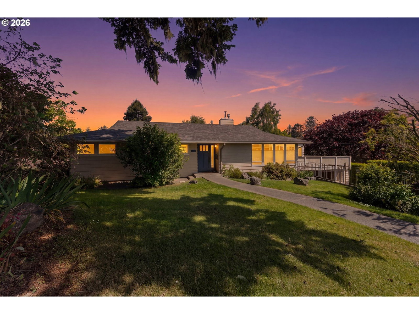 Listing photo 1 of 6