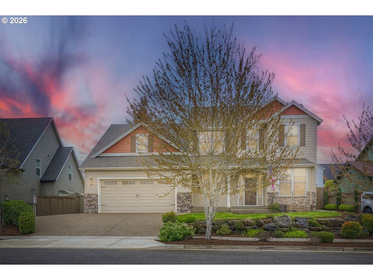 Listing photo 5 of 47, 830 SHELOKUM DR, Silverton, OR, 97381