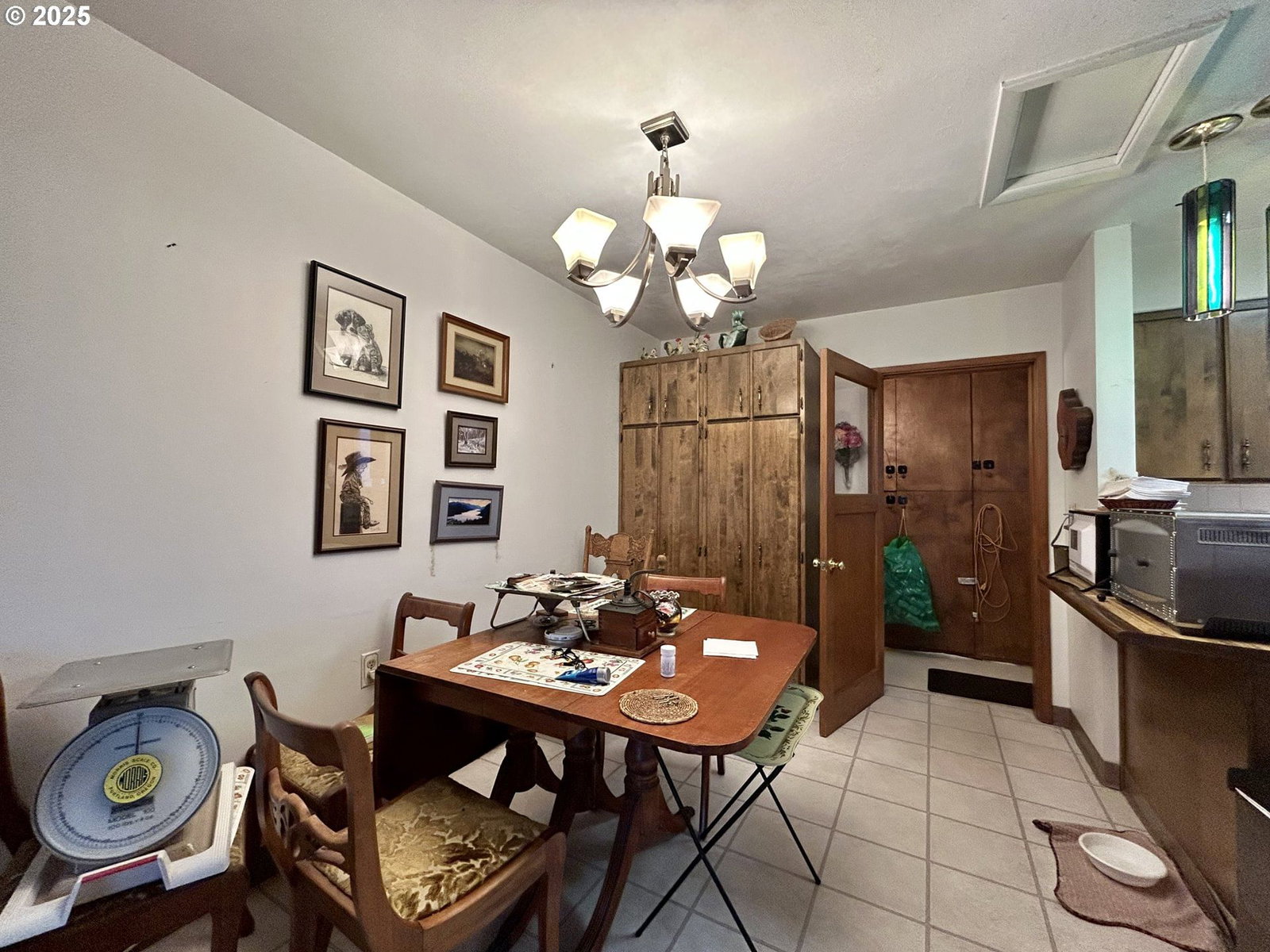 Listing photo 5 of 22, 917 MYRTLE ST, The Dalles, OR, 97058