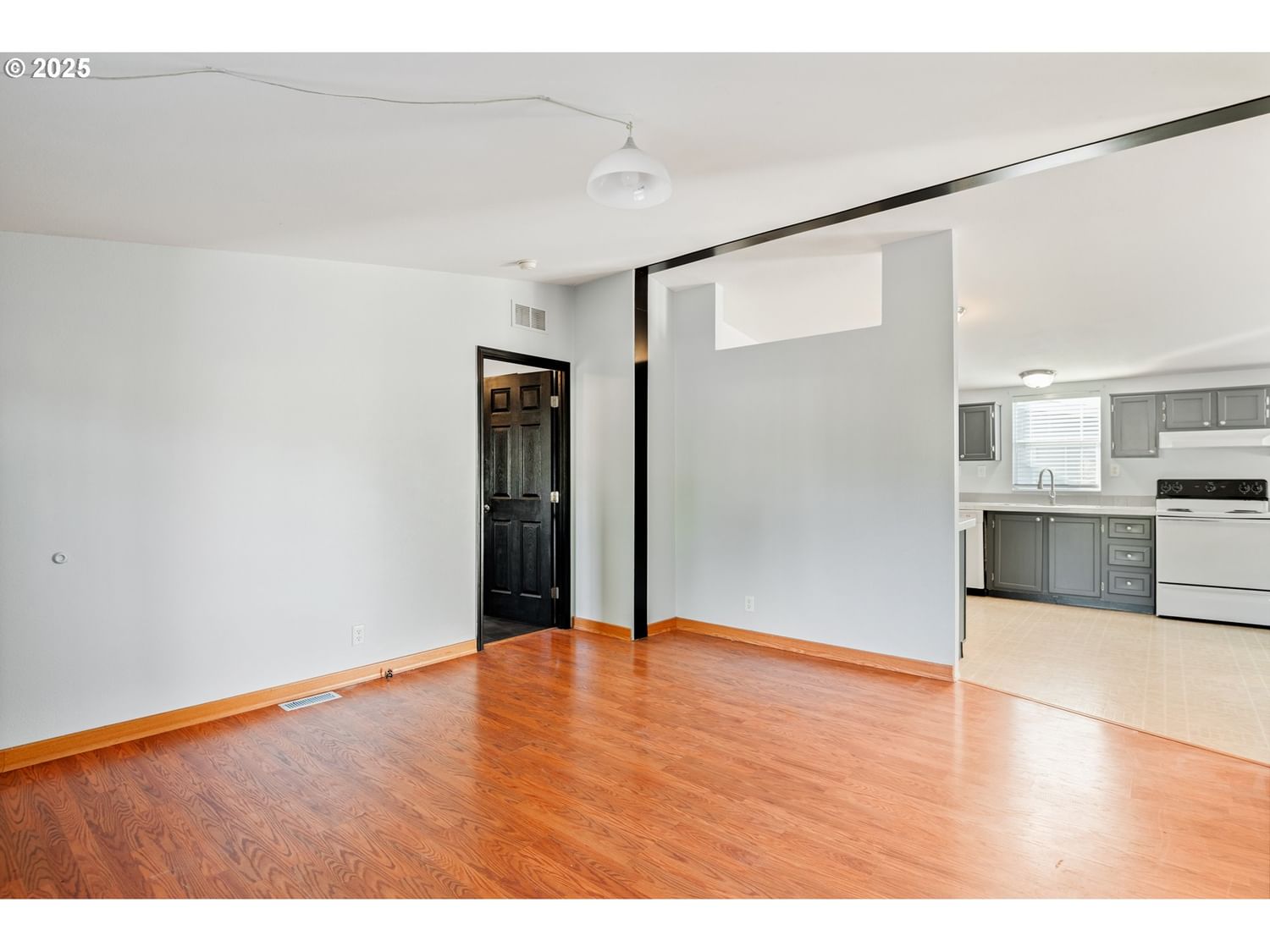 Listing photo 5 of 34, 233 CONCORD PL, Longview, WA, 98632