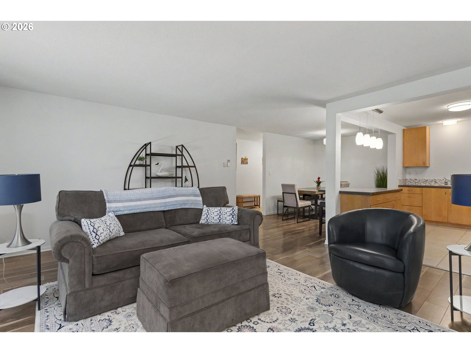 Listing photo 4 of 29, 200 BURNHAM RD #306, Lake Oswego, OR, 97034